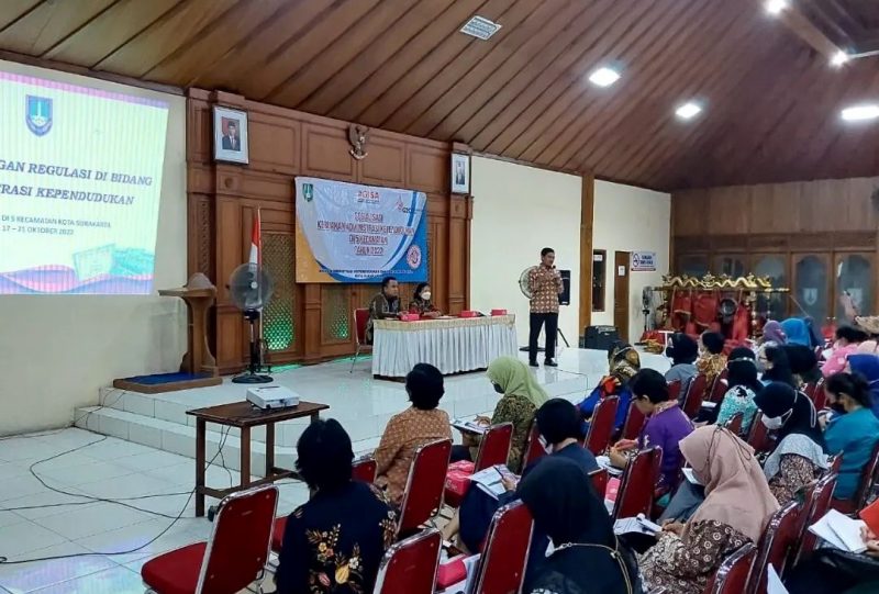 TP PKK Kelurahan Ikuti Sosialisasi Kebijakan Administrasi Kependudukan