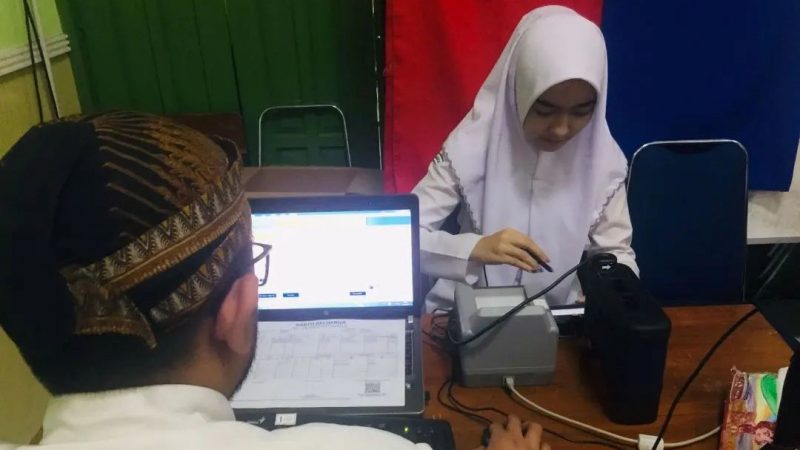 Disdukcapil Surakarta Lakukan Perekaman Ktp El Di Smkn 9 Dan Man 1 Surakarta Disadmindukcapil 3416